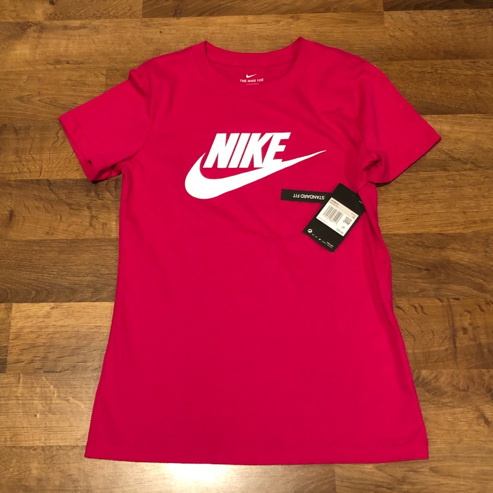 NIKE Women’s Logo T-Shirt - XS